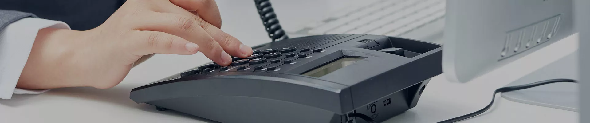 हमसे संपर्क करें